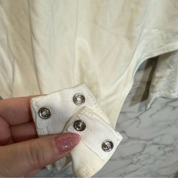 NEW Good American- GOOD TOUCH
U RING BODYSUIT Cream Size 5=2XL - Picture 11 of 15